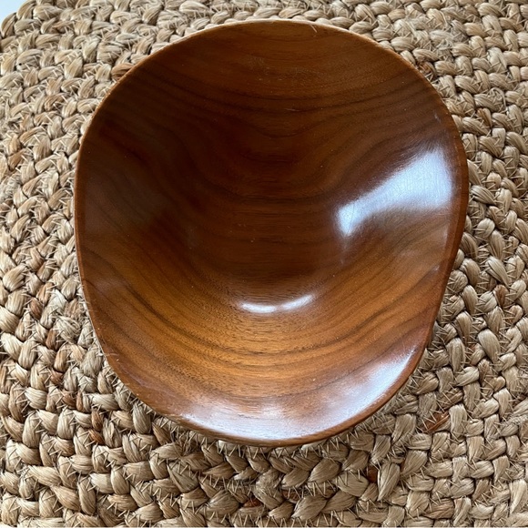 Rude Osolnik - "Osolnik Originals Walnut" Biomorphic Hand Turned Walnut Bowl - Picture 2 of 16